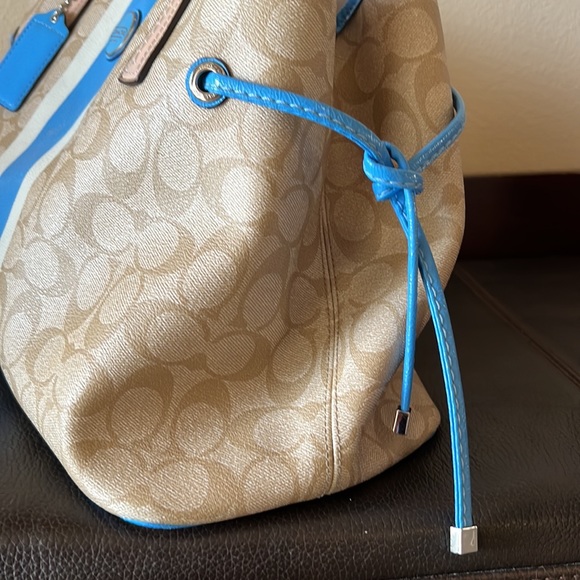 Coach Handbag Classic C Design With Silver Hardware Includes Wristlet - Picture 5 of 16